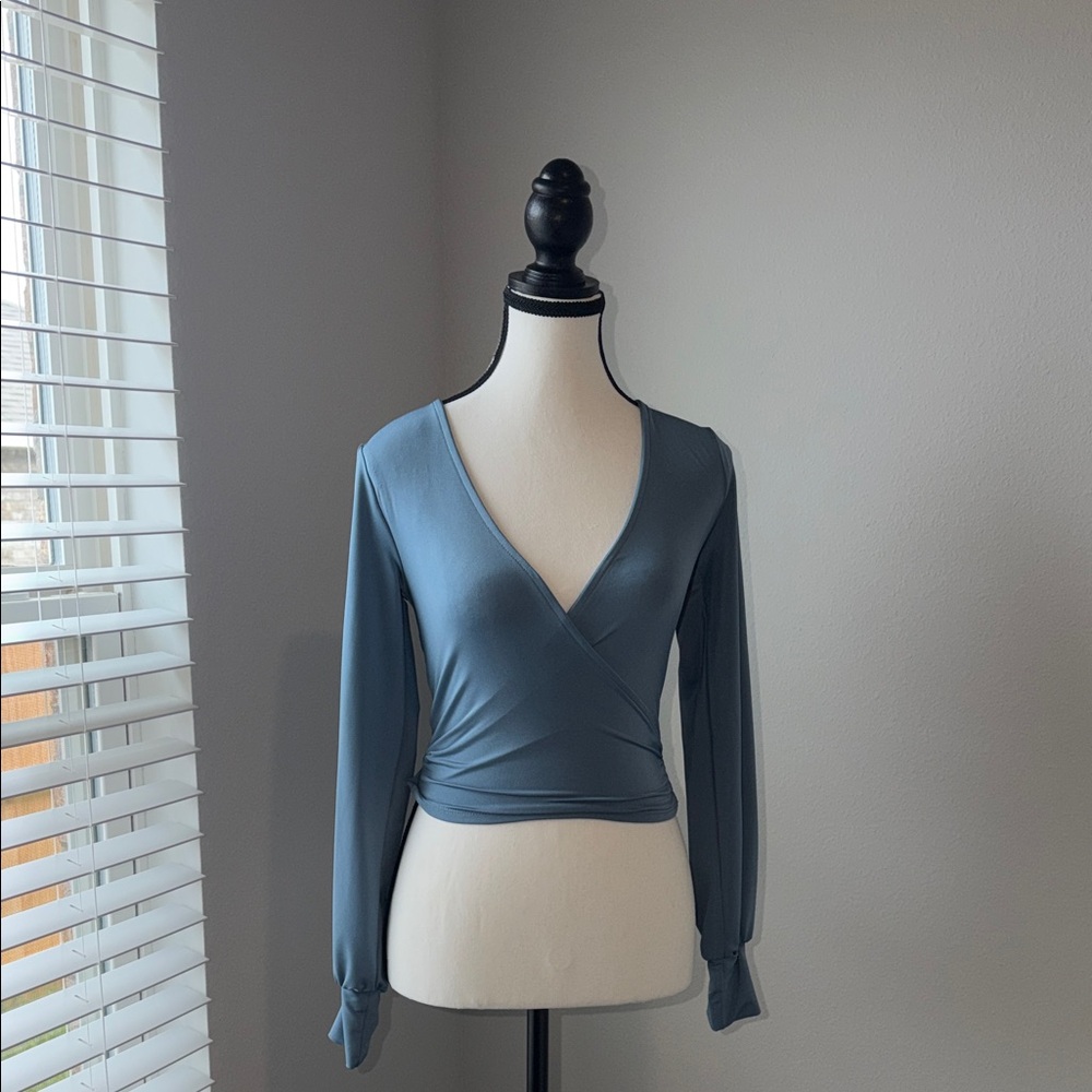 windsor blue wrap tie back top size XS
